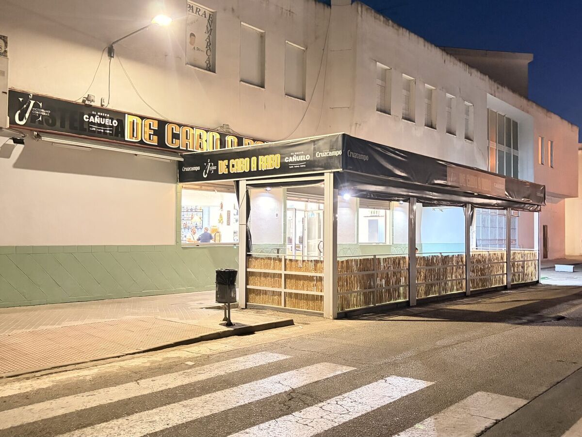 Fachada de El Nuevo Cañuelo, en la esquina del recinto ferial de Gelves